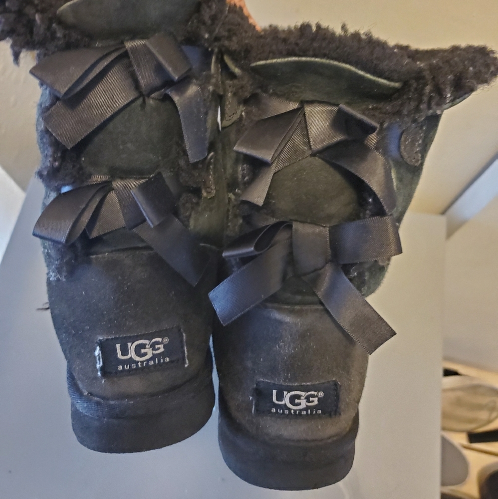 Black Uggs